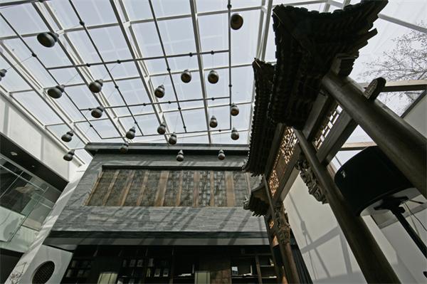 ��ɫ����ľƵ��L���OӋ